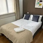 Oxford Street Two Bedroom Luxury Apartment