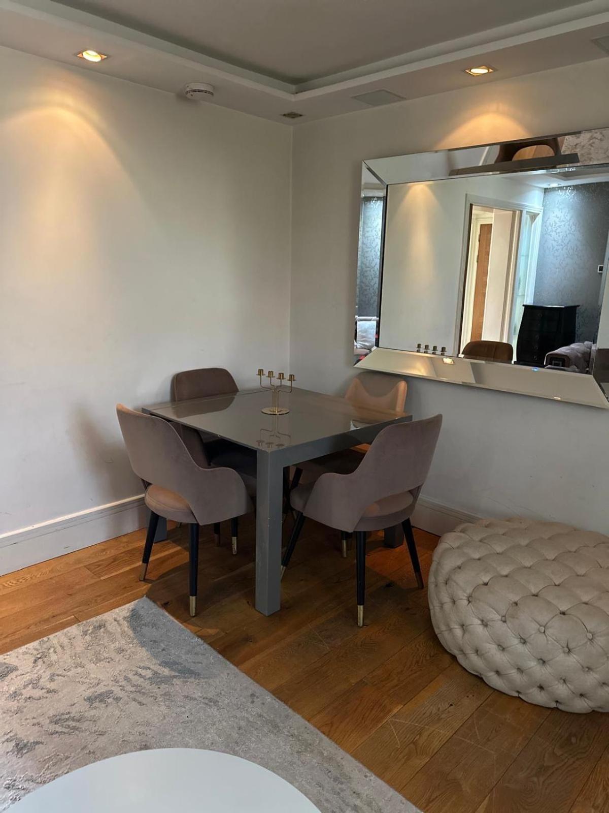 Oxford Street Two Bedroom Luxury Apartment